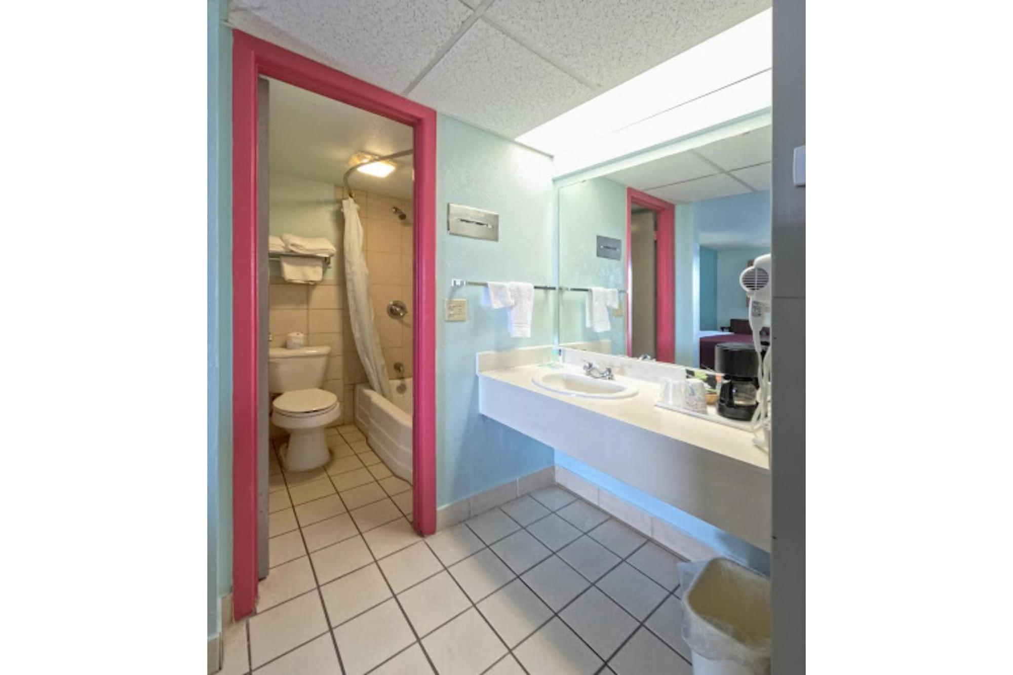 Exclusivo Inn By Oyo Grand Prairie, Tx מראה חיצוני תמונה