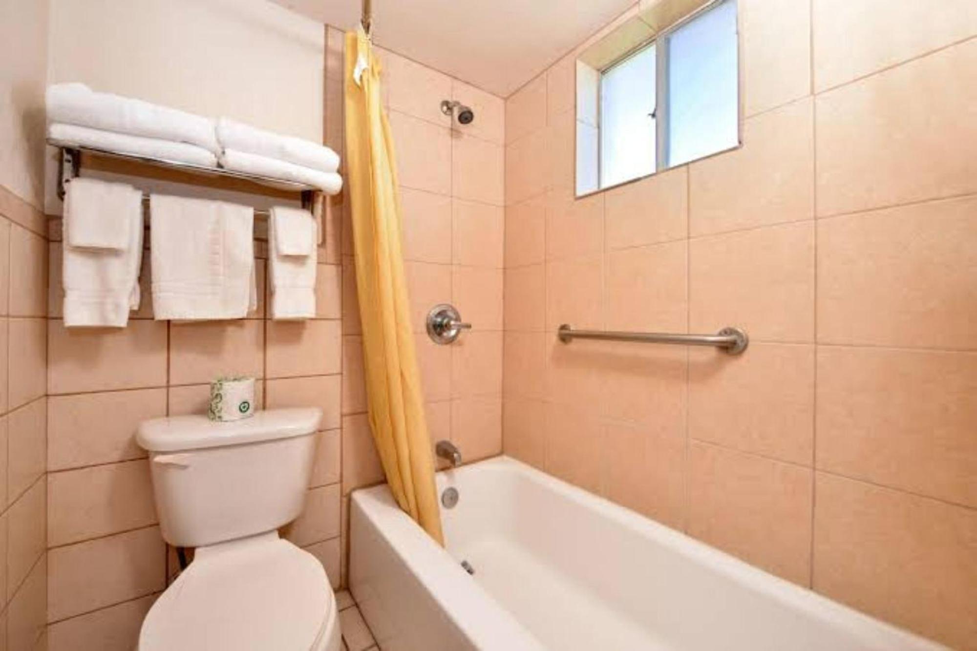 Exclusivo Inn By Oyo Grand Prairie, Tx מראה חיצוני תמונה